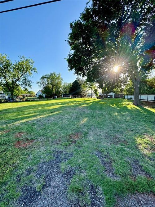 311 9th St, Canute, OK, 73626 | Card Image