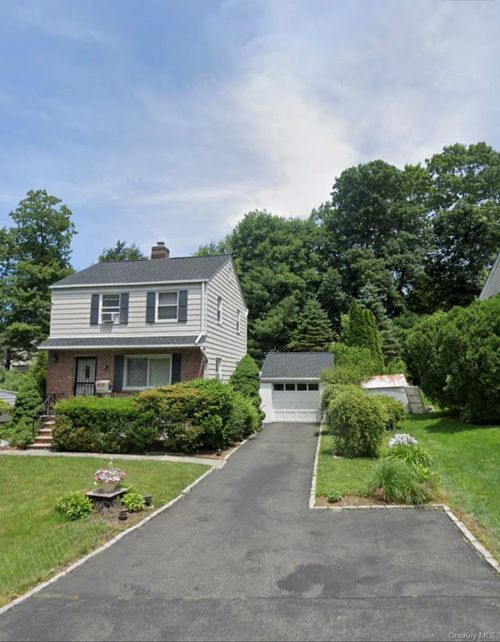 30 Greenvale Cir, White Plains, NY, 10607-1602 | Card Image
