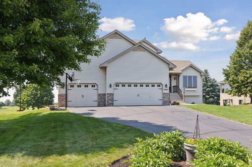 29102 Golf Ln, Lindstrom, MN, 55045-9368 | Card Image