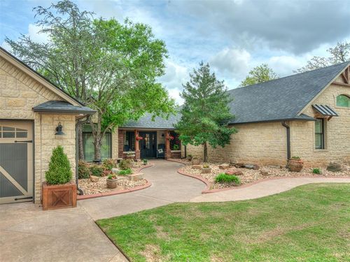 5300 S Triple X Rd, Choctaw, OK, 73020-5419 | Card Image