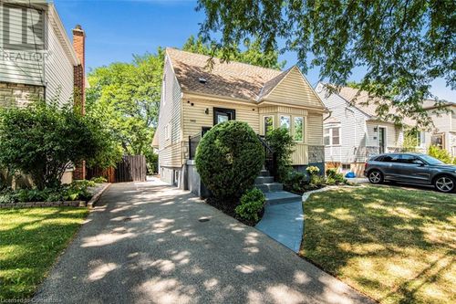 140 E 35th St, Hamilton, ON, L8V3Y2 | Card Image