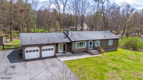 215 New Rd, Montague, NJ, 07827-3506 | Card Image