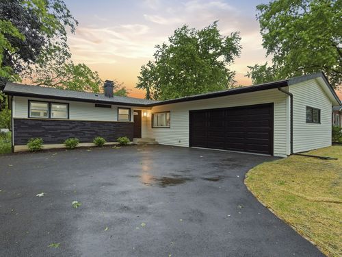 6411 Londonderry Dr, Cary, IL, 60013-1252 | Card Image