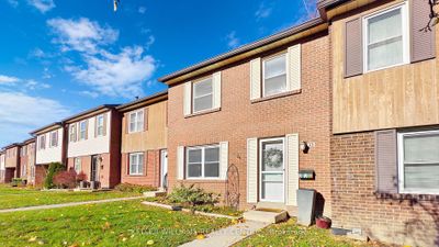 43 - 2825 Gananoque Dr, Condo with 3 bedrooms, 3 bathrooms and 2 parking in Mississauga ON | Image 1