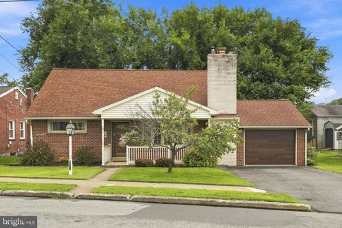 821 Ridge Ave, COLUMBIA, PA, 17512-1510 | Card Image