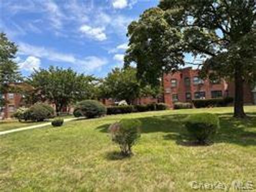 2-e-110 Division Ave, Levittown, NY, 11756-2949 | Card Image