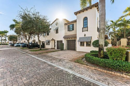 610 Via Villagio, Hypoluxo, FL, 33462-7047 | Card Image