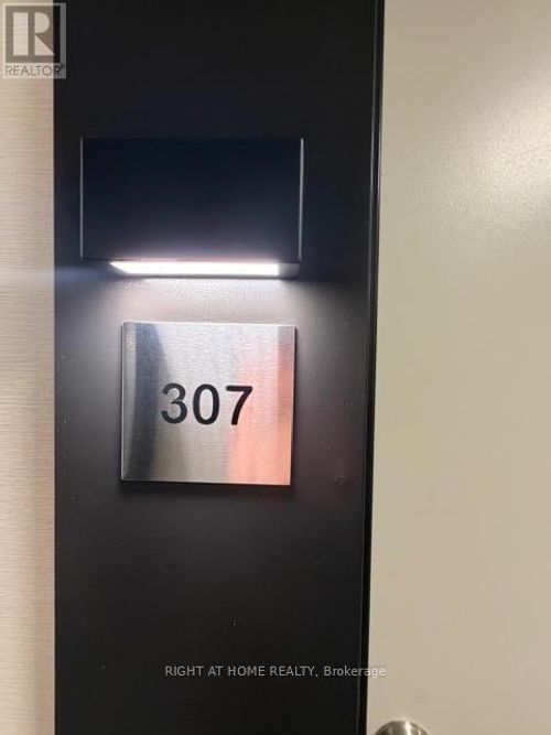 307-6 David Eyer Road, Richmond Hill, ON, L4S0N5 | Card Image