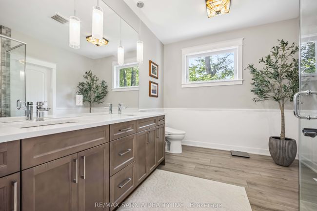 9934 Nipigon St, House other with 2 bedrooms, 2 bathrooms and 2 parking in Port Franks ON | Image 23