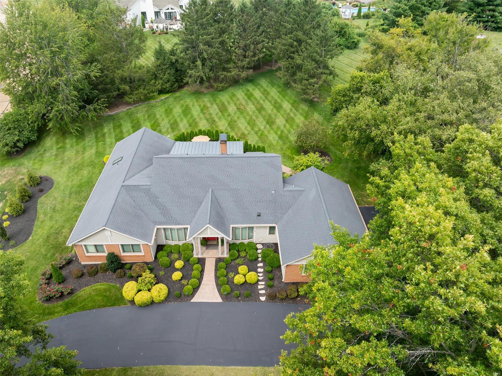 Carberry Pl, Saint Louis, MO 63131