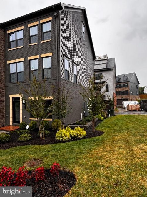 806 S Greenbrier St, ARLINGTON, VA, 22204-2704 | Card Image