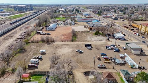 23 S 10th Avenue W, Dickinson, ND, 58601 | Card Image