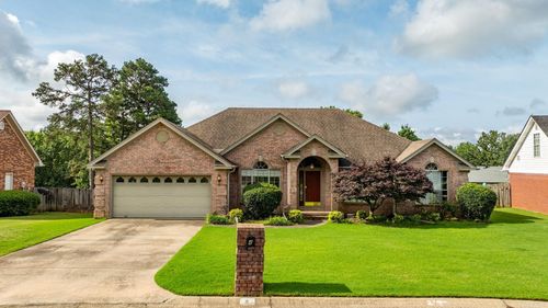 4 Ouachita Dr, Maumelle, AR, 72113-6372 | Card Image