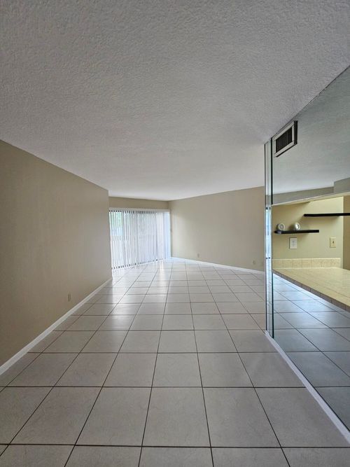 210-1950 N Congress Ave, West Palm Beach, FL, 33401-8207 | Card Image