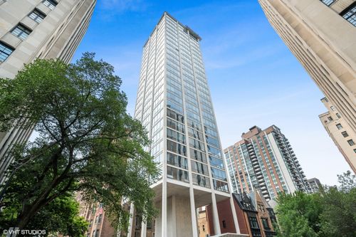 unit-8b-1300 Astor St, Chicago, IL, 60610-6143 | Card Image