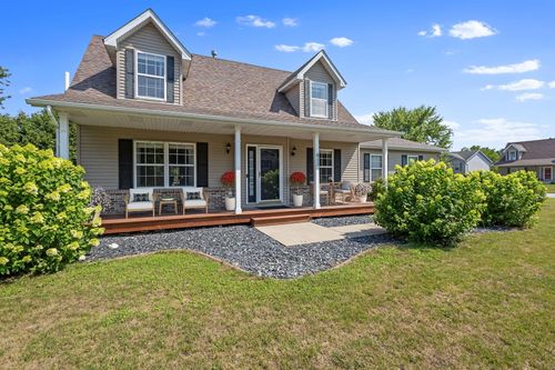 411 Ross Ave, Kouts, IN, 46347-9560 | Card Image