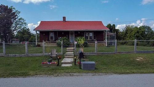 815 Old Mcminnville St, Spencer, TN, 38585-3200 | Card Image