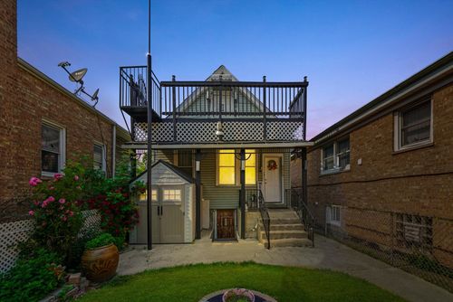 5512 W Wrightwood Ave, Chicago, IL, 60639-1343 | Card Image