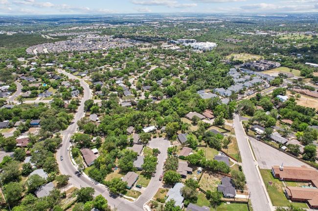 Aerial perspective of suburban area | Image 39