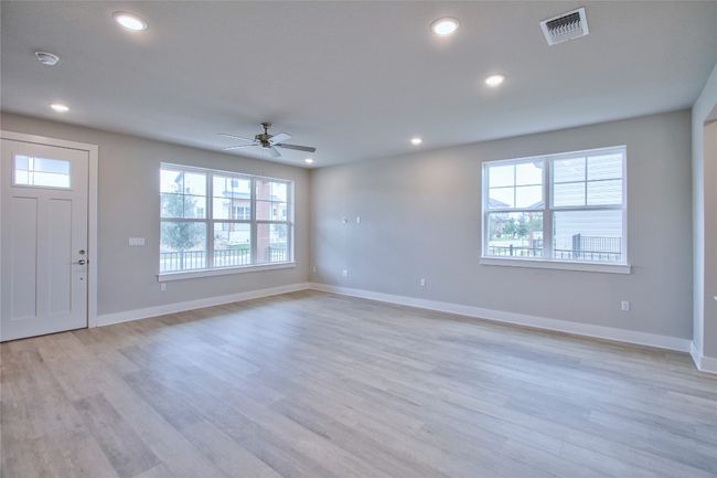 5907 Rotunda View View, House other with 3 bedrooms, 3 bathrooms and 2 parking in Austin TX | Image 5