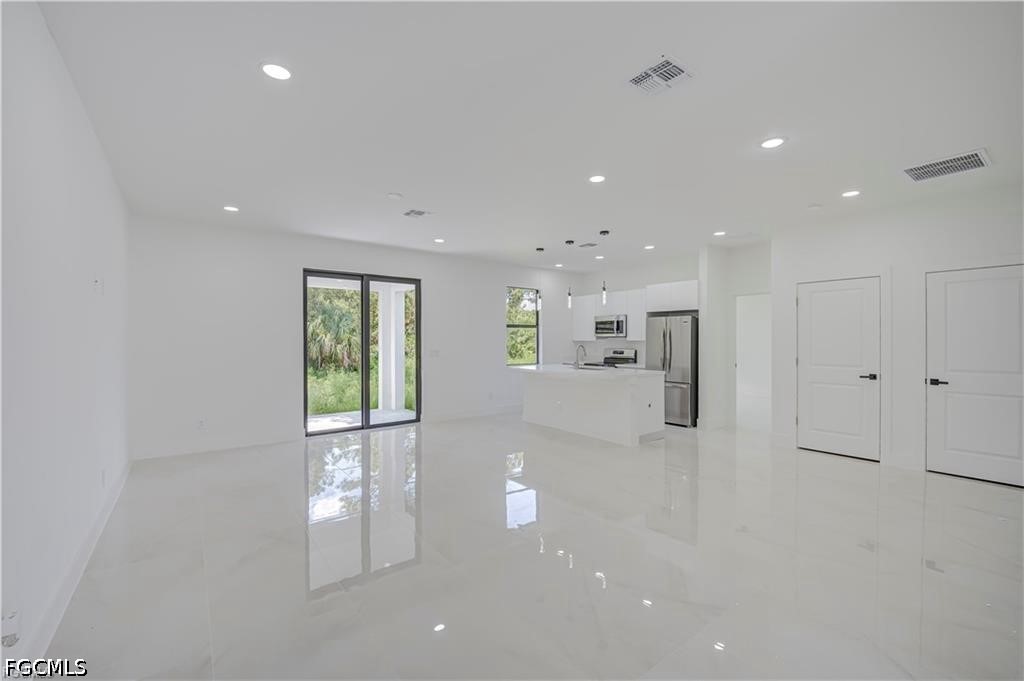 Residential Lease in Lehigh Acres 2