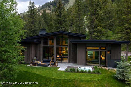 15495 Tall Timber Rd, Jackson, WY, 83001-2566 | Card Image