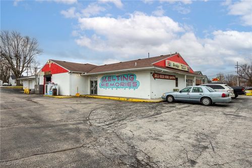 2048 E Sand Rd, Port Clinton, OH, 43452-1522 | Card Image