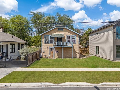 919 Florida St, San Antonio, TX, 78210-1829 | Card Image
