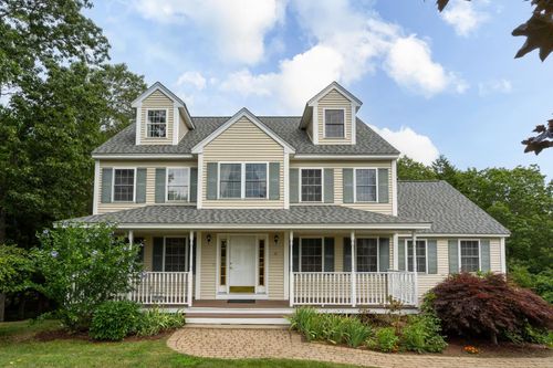 11 Overlook Dr, Newton, NH, 03858-3428 | Card Image