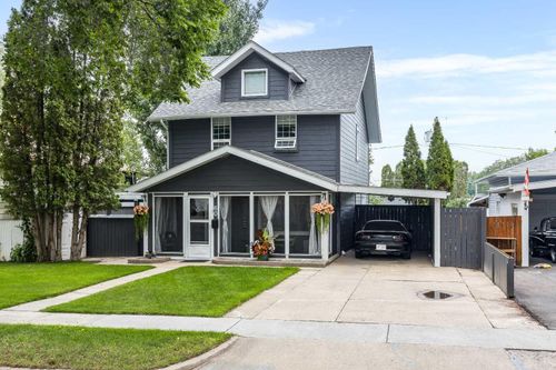 60 9 Street Sw, Medicine Hat, AB, T1A4N6 | Card Image