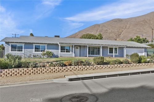 111 Mount Rushmore Dr, Norco, CA, 92860-1724 | Card Image