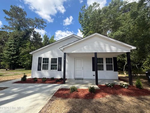 316 S Gum St, Warsaw, NC, 28398-2426 | Card Image