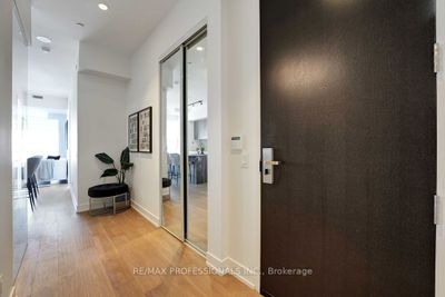 6512 - 7 Grenville St, Condo with 2 bedrooms, 2 bathrooms and 1 parking in Toronto ON | Image 3