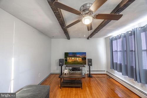 110 Blettner Ave, HANOVER, PA, 17331-5001 | Card Image