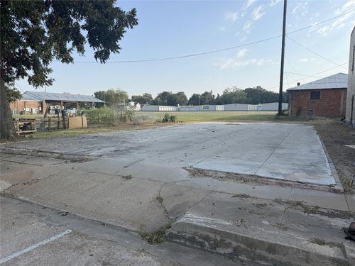 106 W Main St, Eagle Lake, TX, 77434-2305 | Card Image