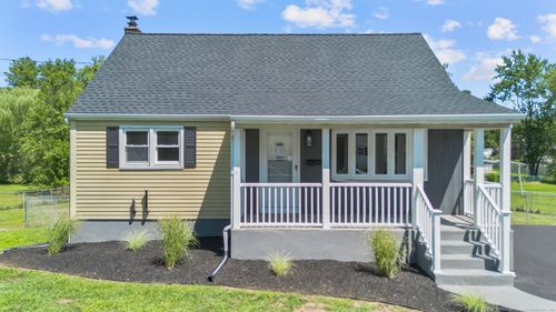 60 Hemlock Pl, Middletown, CT, 06457-1808 | Card Image