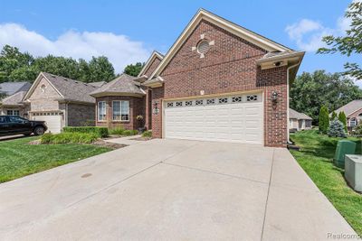 30029 Trailwood Drive, Home with 3 bedrooms, 3 bathrooms and null parking in Warren MI | Image 3