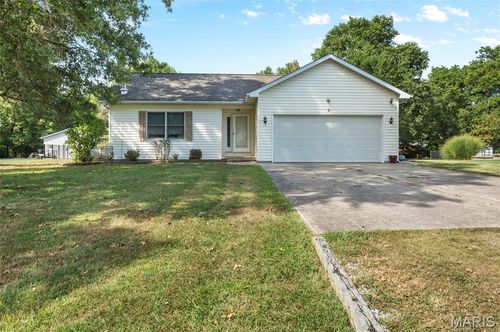 30 Lexington Ln, Highland, IL, 62249-3936 | Card Image