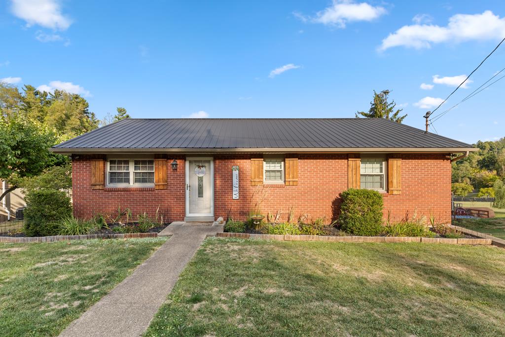 Chestnut Ln, Wheeling, WV 26003