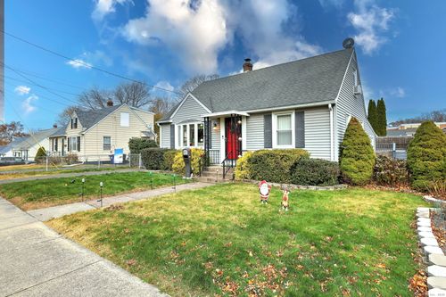 83 Pauline Ave, West Haven, CT, 06516-6947 | Card Image