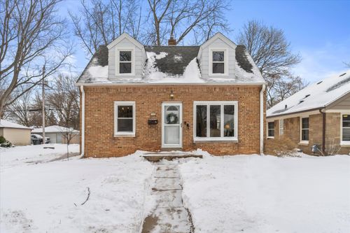 1929 W Marne Ave, GLENDALE, WI, 53209-4322 | Card Image