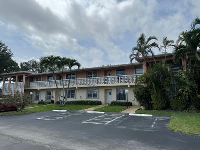 202 - 1521 Nw 18th Avenue, Condo with 2 bedrooms, 2 bathrooms and null parking in Delray Beach FL | Image 1