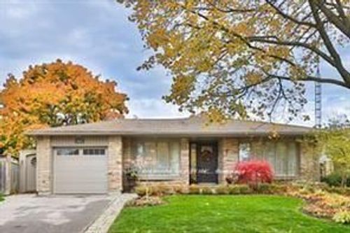 211 Chebucto Dr, Oakville, ON, L6J5R1 | Card Image