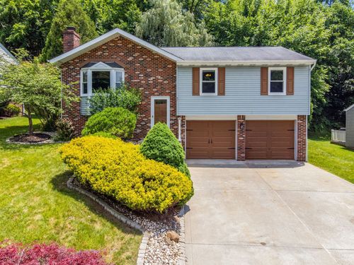 315 Fairview Dr, Irwin, PA, 15642-8915 | Card Image