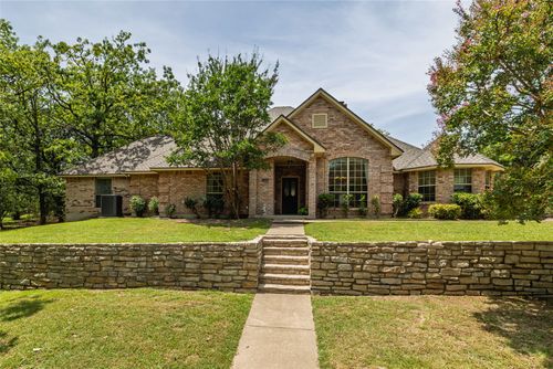 111 Florine Ct, Hudson Oaks, TX, 76087-8719 | Card Image