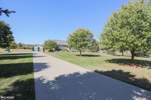 70107 Wolcott Rd, Armada, MI, 48005-4147 | Card Image