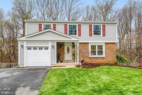 5216 Jarrett Ct, CENTREVILLE, VA, 20120-1748 | Card Image