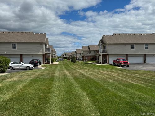 28338 Adler Park Dr S, Chesterfield, MI, 48051-2341 | Card Image
