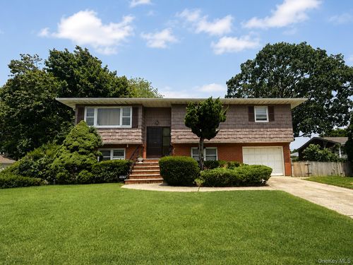 344 47th St, Lindenhurst, NY, 11757-1926 | Card Image