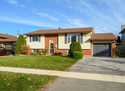 5083 Hartwood Ave, Beamsville, ON, L3J0A2 | Card Image